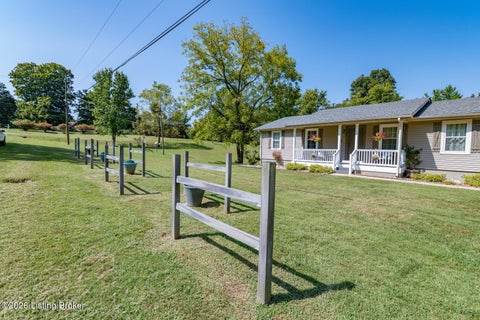 Tiny photo for 900 Hickory Dr, Vine Grove, KY 40175 (MLS # 1729803)