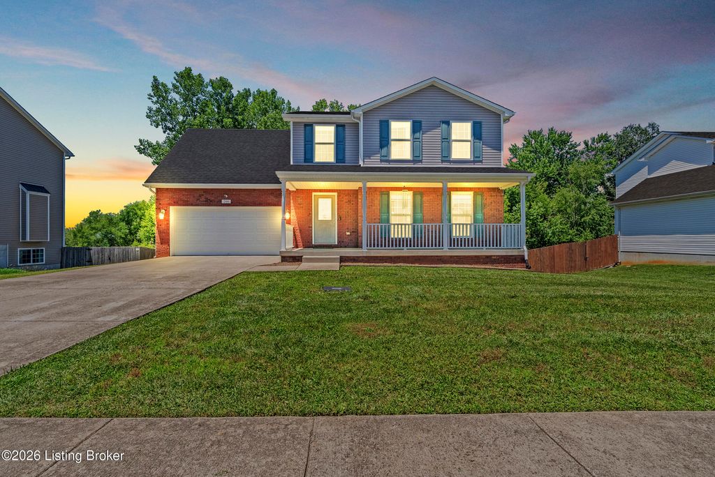 Photo of 200 Huckaberry St, Elizabethtown, KY 42701 (MLS # 1719455)