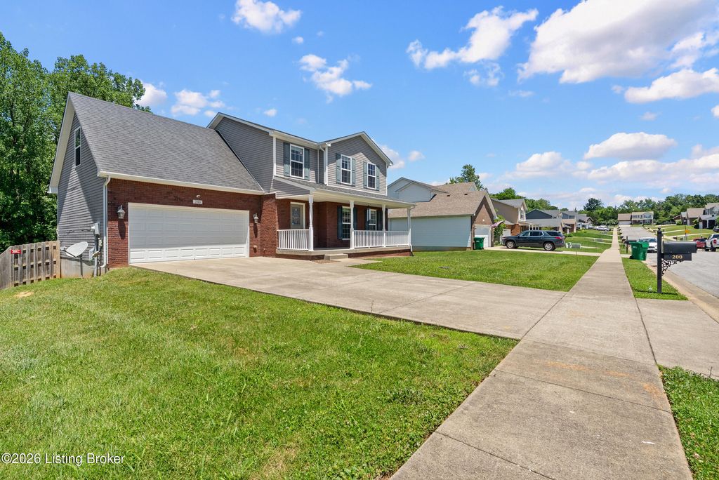 Photo of 200 Huckaberry St, Elizabethtown, KY 42701 (MLS # 1719455)