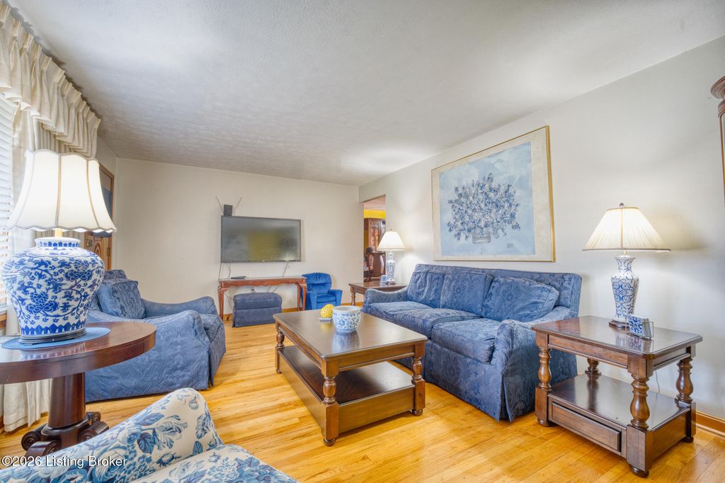 Photo of 3 Ava Ct, Louisville, KY 40216 (MLS # 1714135)