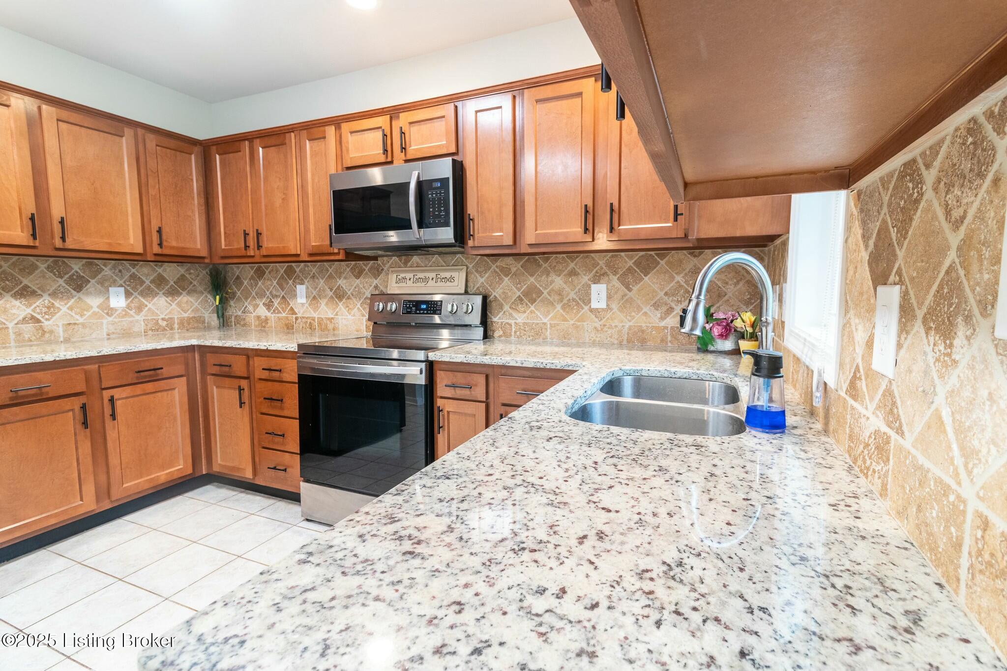 9829 Galene Dr, Jeffersontown, Pennsylvania image 13