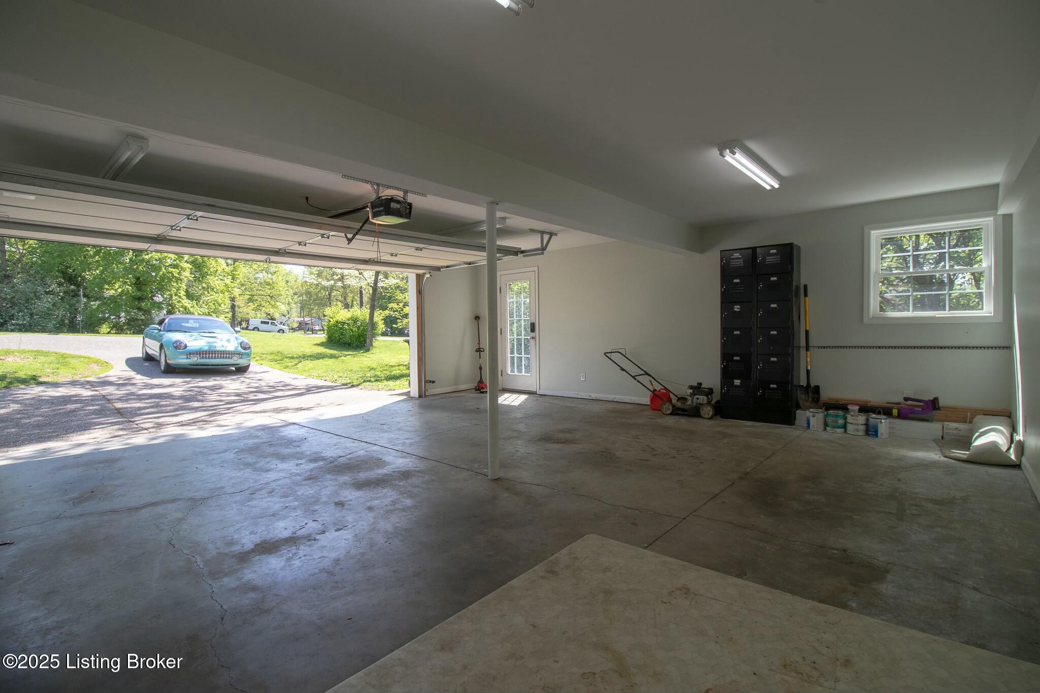 9829 Galene Dr, Jeffersontown, Pennsylvania image 36