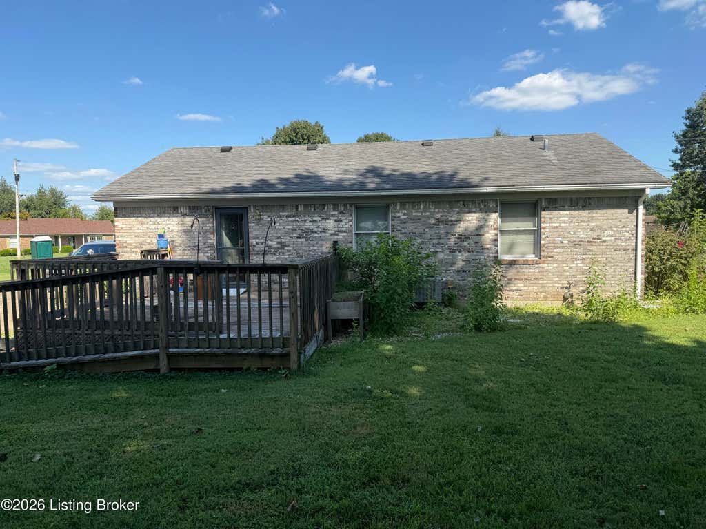 Photo of 1006 Windrift Ct, Bardstown, KY 40004 (MLS # 1726666)