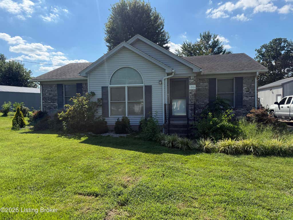 Photo of 1006 Windrift Ct, Bardstown, KY 40004 (MLS # 1726666)