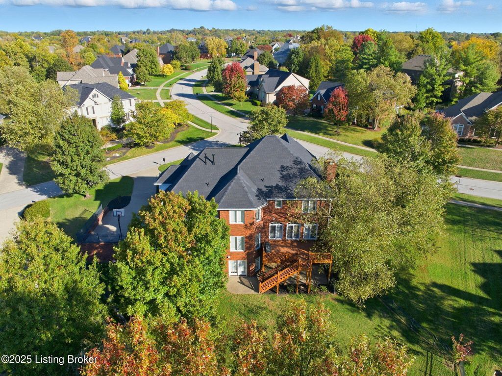 Photo of 3201 Hillcreek Ct, Prospect, KY 40059 (MLS # 1704789)