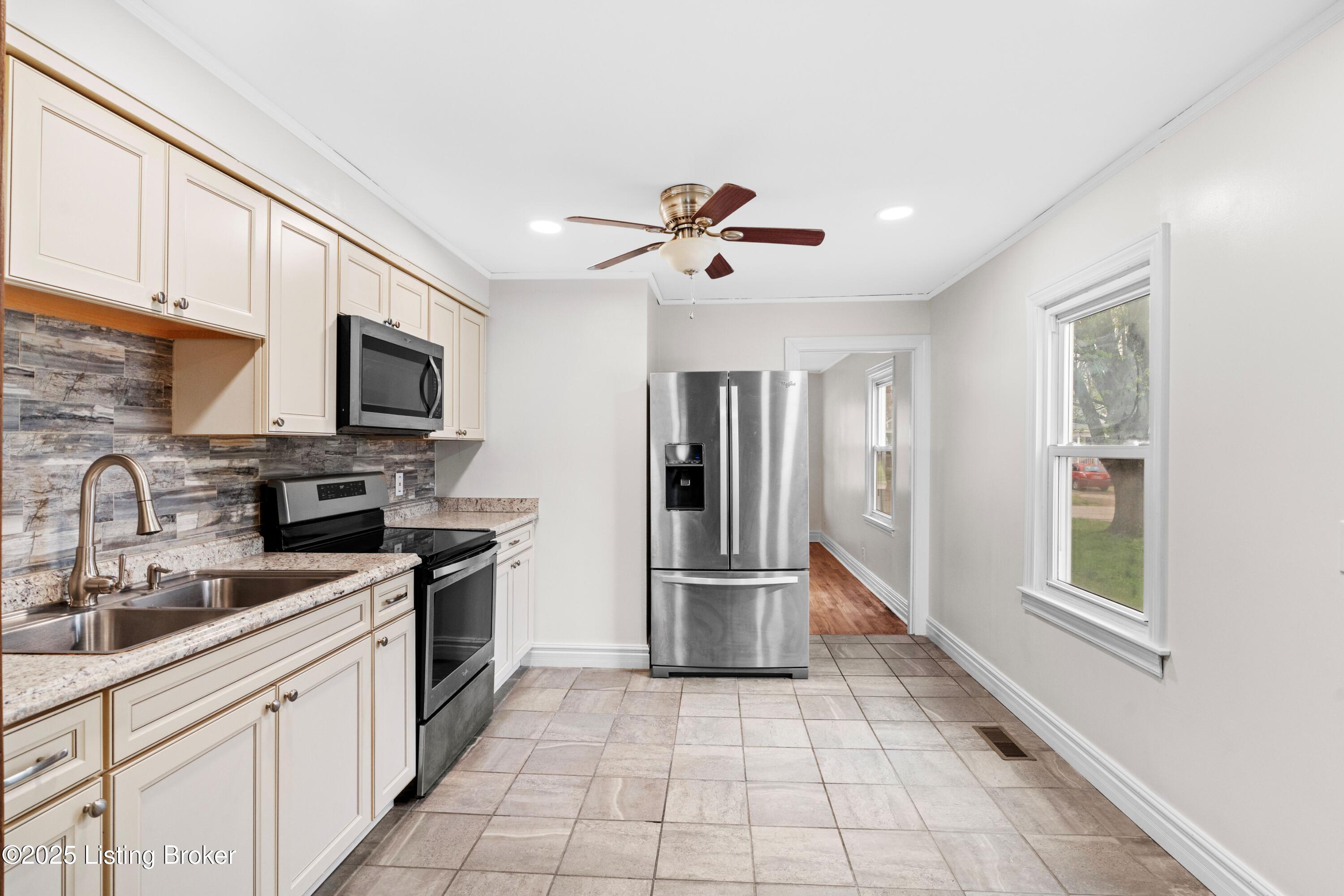 722 Gheens Ave, Louisville, Kentucky image 3