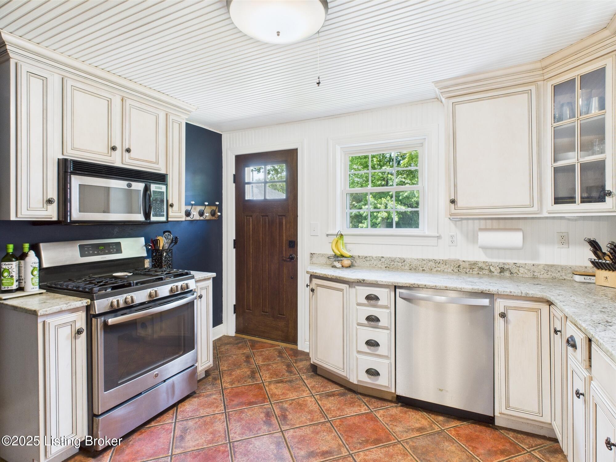 4932 Southern Pkwy, Louisville, Kentucky image 13