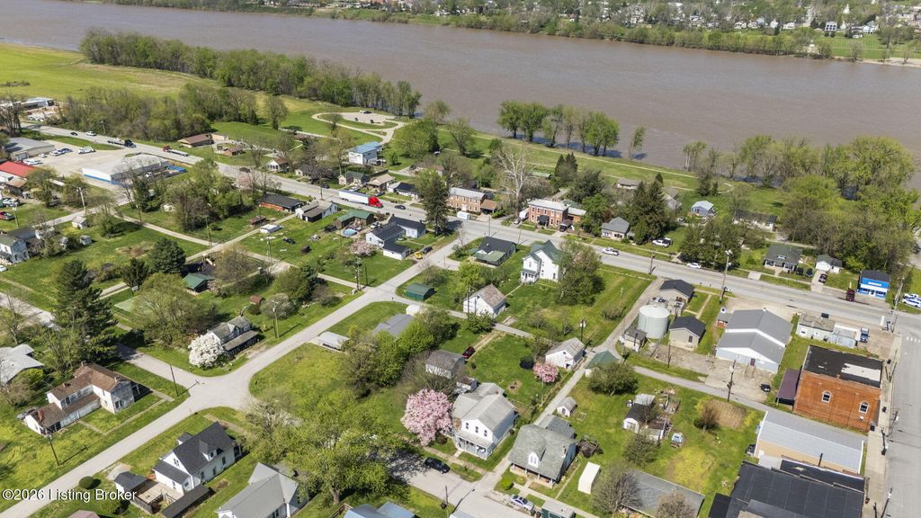 Photo of 505 Union St, Ghent, KY 41045 (MLS # 1712985)