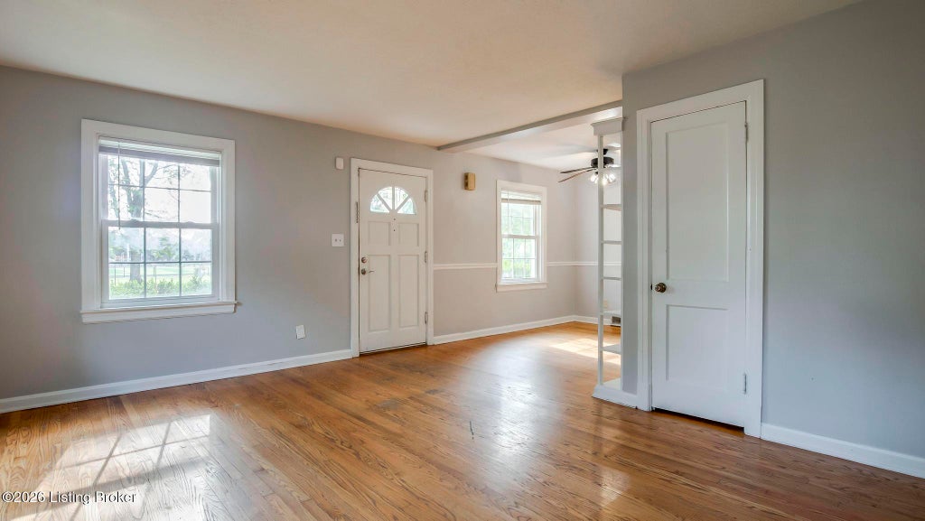 Photo of 309 S Hubbards Ln, Louisville, KY 40207 (MLS # 1727742)