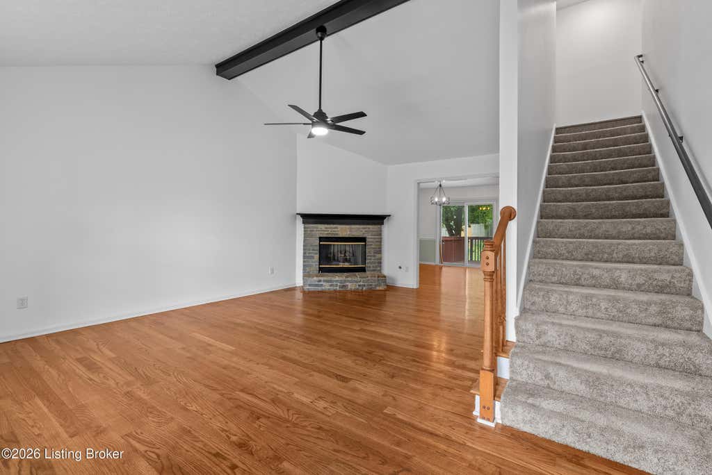 Photo of 4703 Oak Pointe Dr, Louisville, KY 40245 (MLS # 1727252)