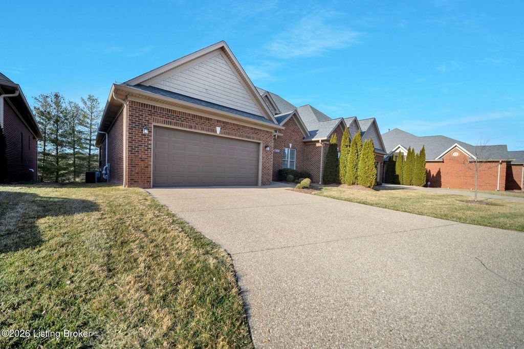 Photo of 2438 Tradition Cir, Louisville, KY 40245 (MLS # 1709186)