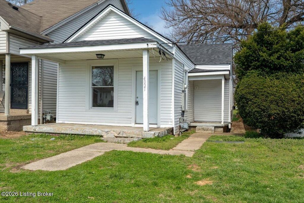 Photo of 4021 Sunset Ave, Louisville, KY 40211 (MLS # 1712046)