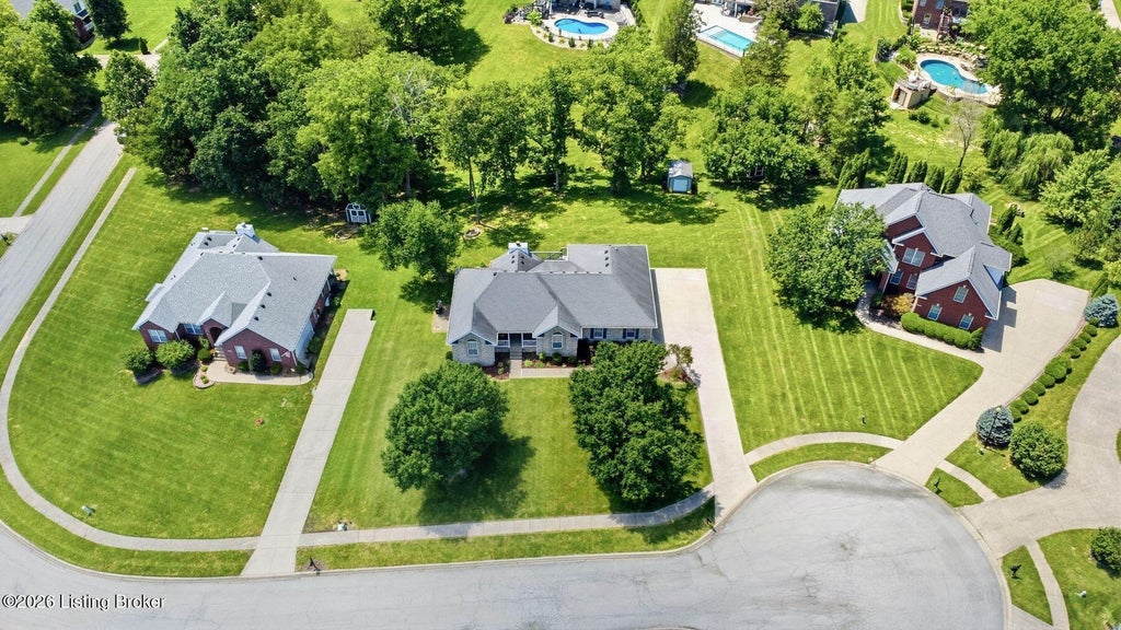 Photo of 242 Kingswood Ct, Taylorsville, KY 40071 (MLS # 1730347)