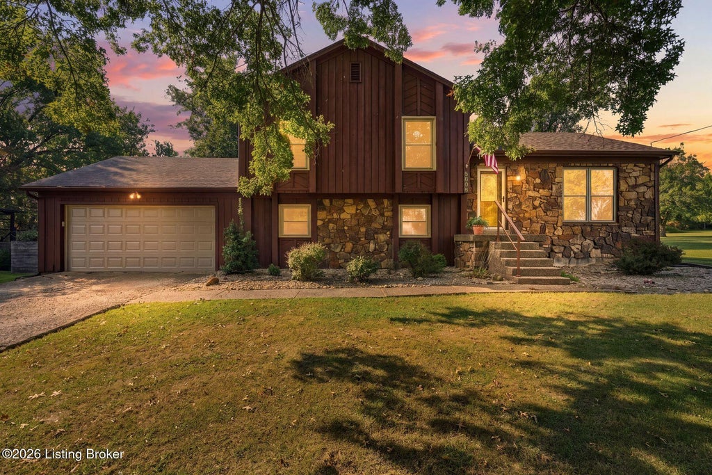 Photo of 5806 Renada Dr, Crestwood, KY 40014 (MLS # 1729038)