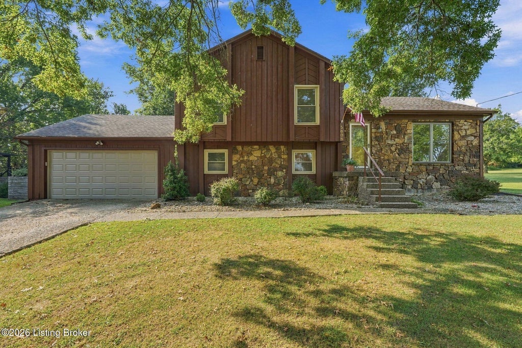Photo of 5806 Renada Dr, Crestwood, KY 40014 (MLS # 1729038)