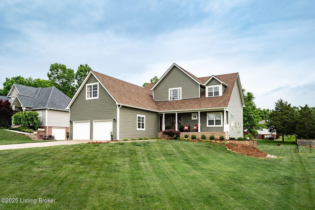 Photo of 182 Burlwood Cir, Mt Washington, KY 40047 (MLS # 1700517)