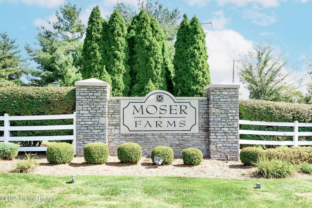 Photo of 6319 Zurich Ct, Prospect, KY 40059 (MLS # 1700584)
