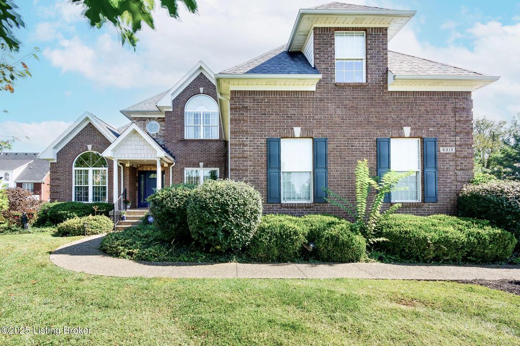 Photo of 6319 Zurich Ct, Prospect, KY 40059 (MLS # 1700584)