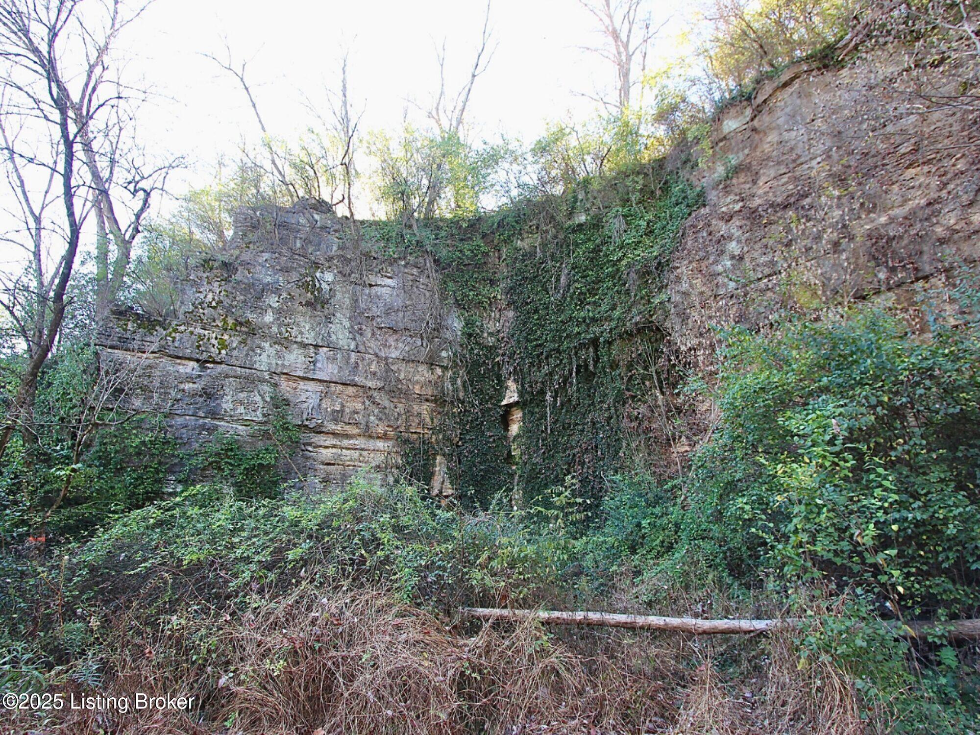 Upper River Rd., Jeffersonville, Indiana image 25