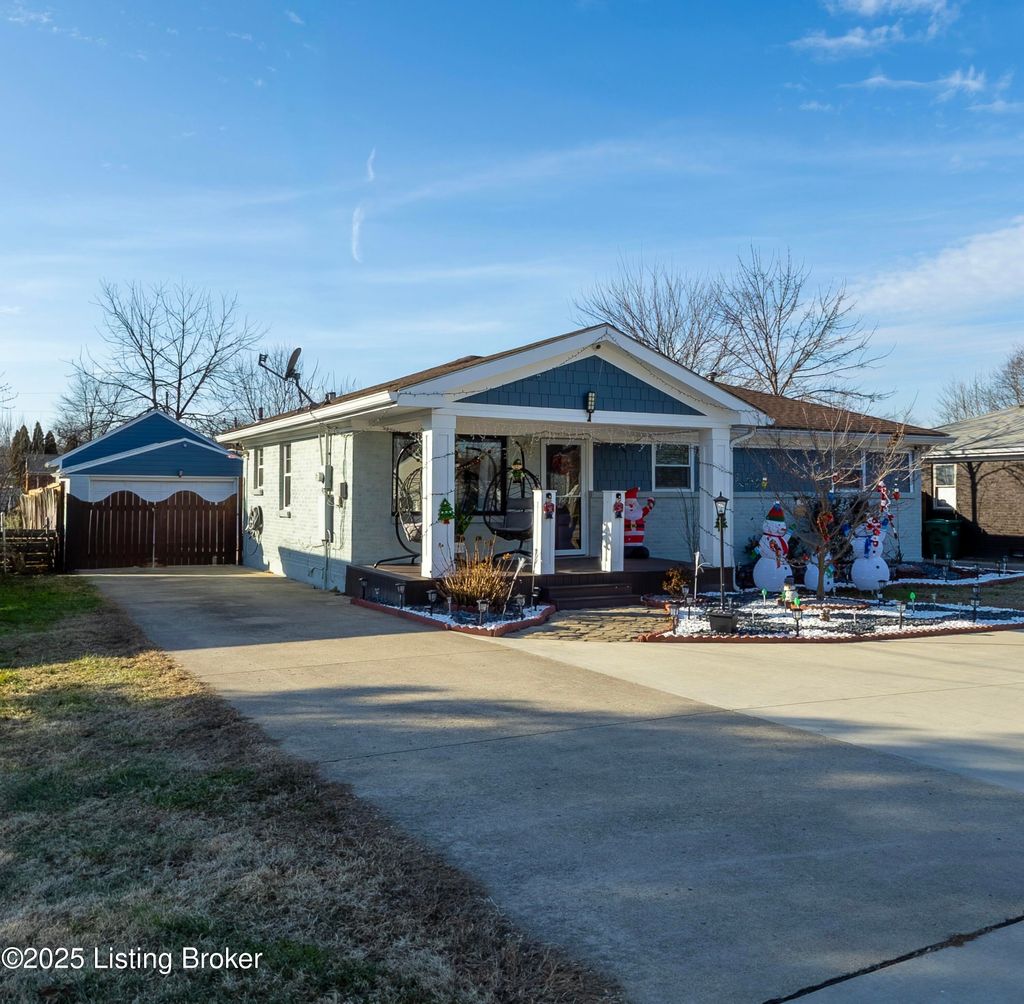 Photo of 8606 Blue Lick Rd, Louisville, KY 40219 (MLS # 1705567)