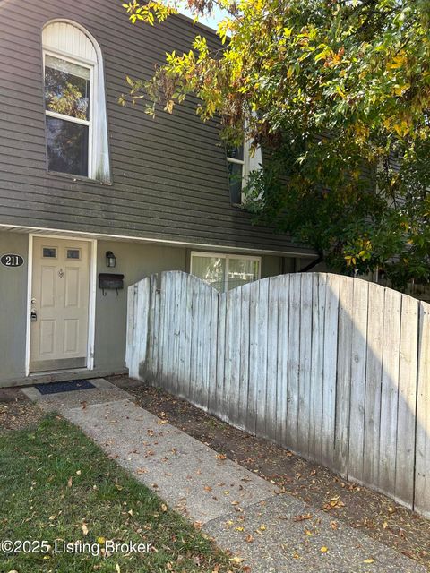 Photo of 211 La Fontenay Ct #211, Louisville, KY 40223 (MLS # 1700110)