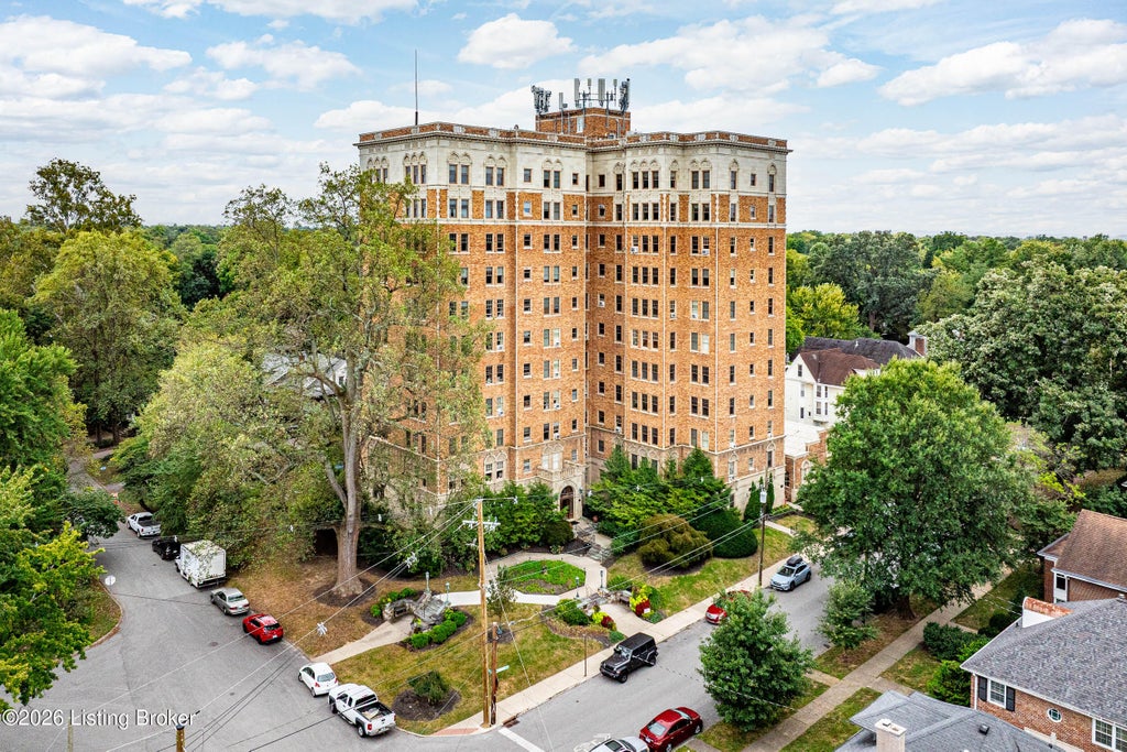 Photo of 2140 Bonnycastle Ave #APT 1C, Louisville, KY 40205 (MLS # 1730465)