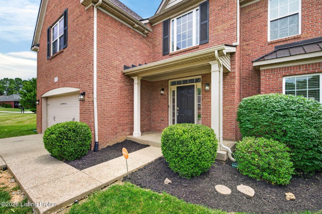 Photo of 18405 Standwick Dr, Louisville, KY 40245 (MLS # 1717748)