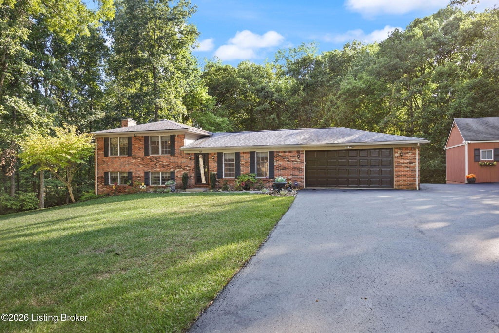 Photo of 69 S Timberline Ct, Elizabethtown, KY 42701 (MLS # 1727588)