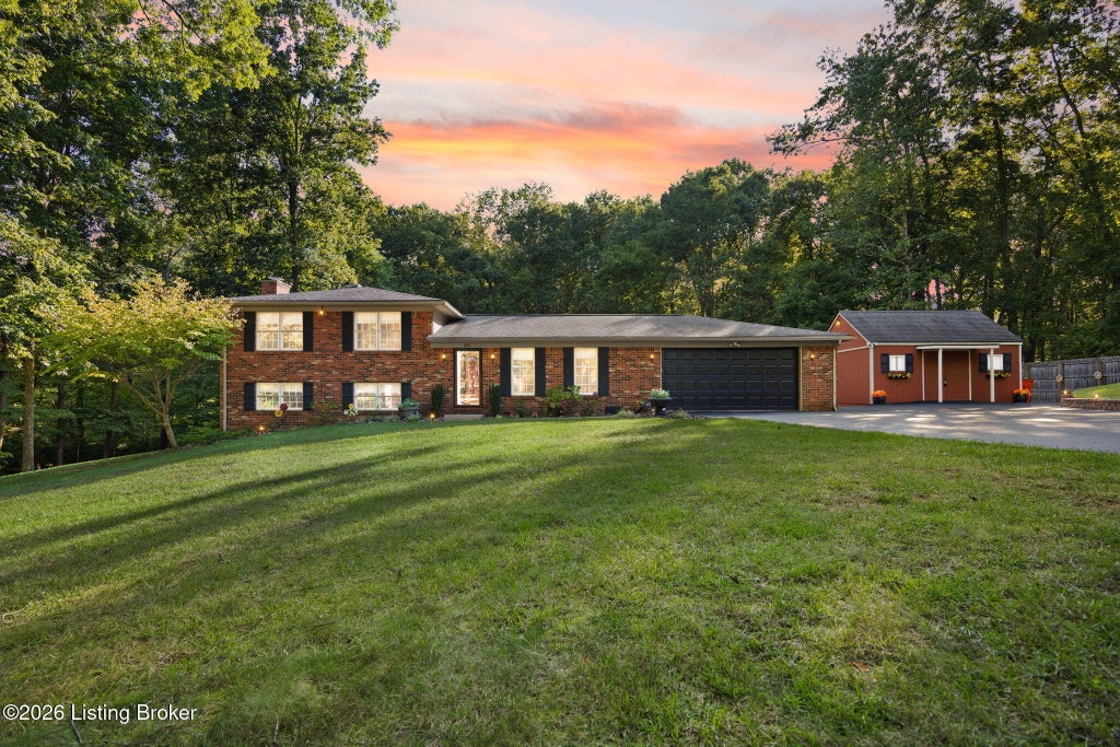 Photo of 69 S Timberline Ct, Elizabethtown, KY 42701 (MLS # 1727588)