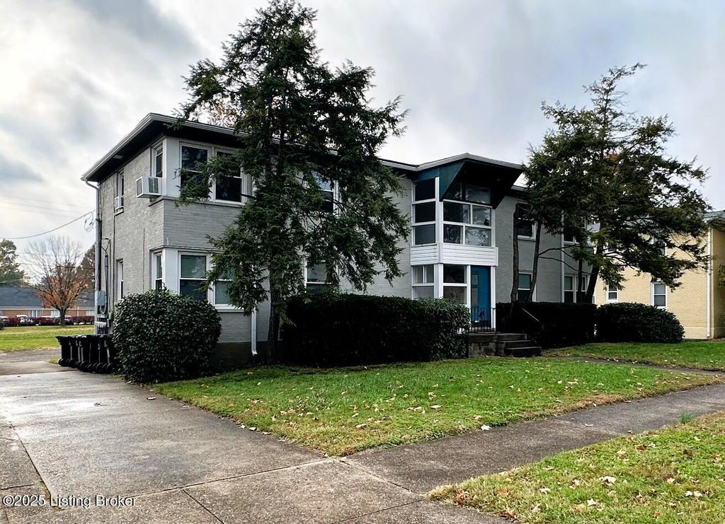 Photo of 2902 Abigail Dr #APT 4, Louisville, KY 40205 (MLS # 1714881)