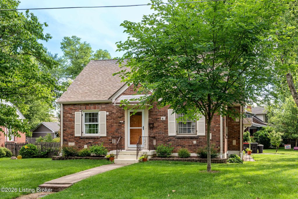 Photo of 213 Linden Ln, Louisville, KY 40206 (MLS # 1718837)
