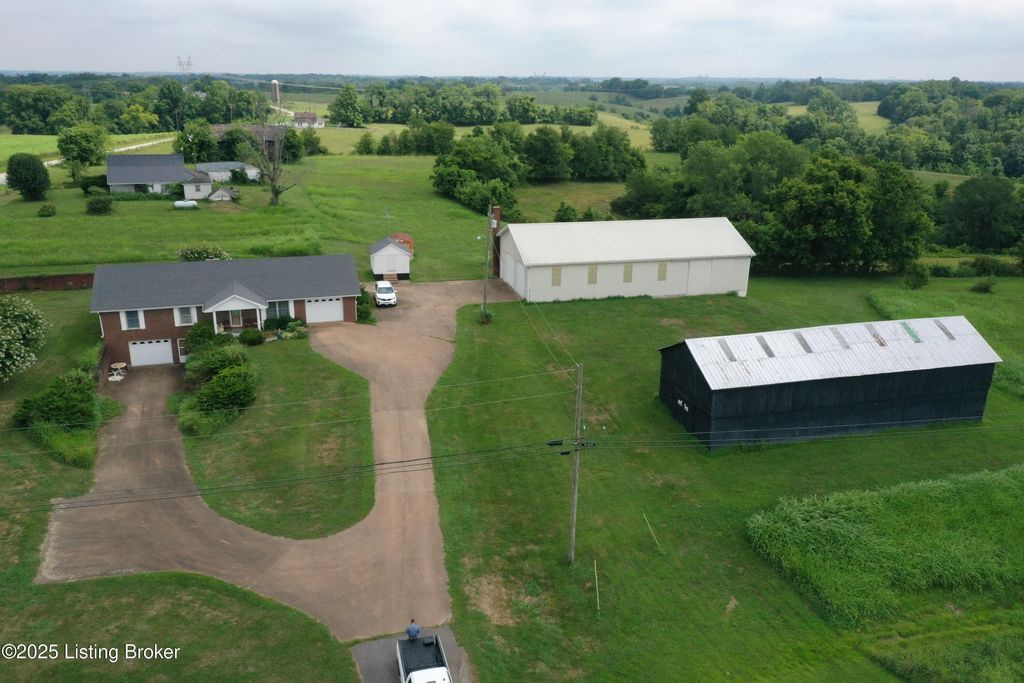 Photo of 7582 Perryville Rd, Springfield, KY 40069 (MLS # 1702028)