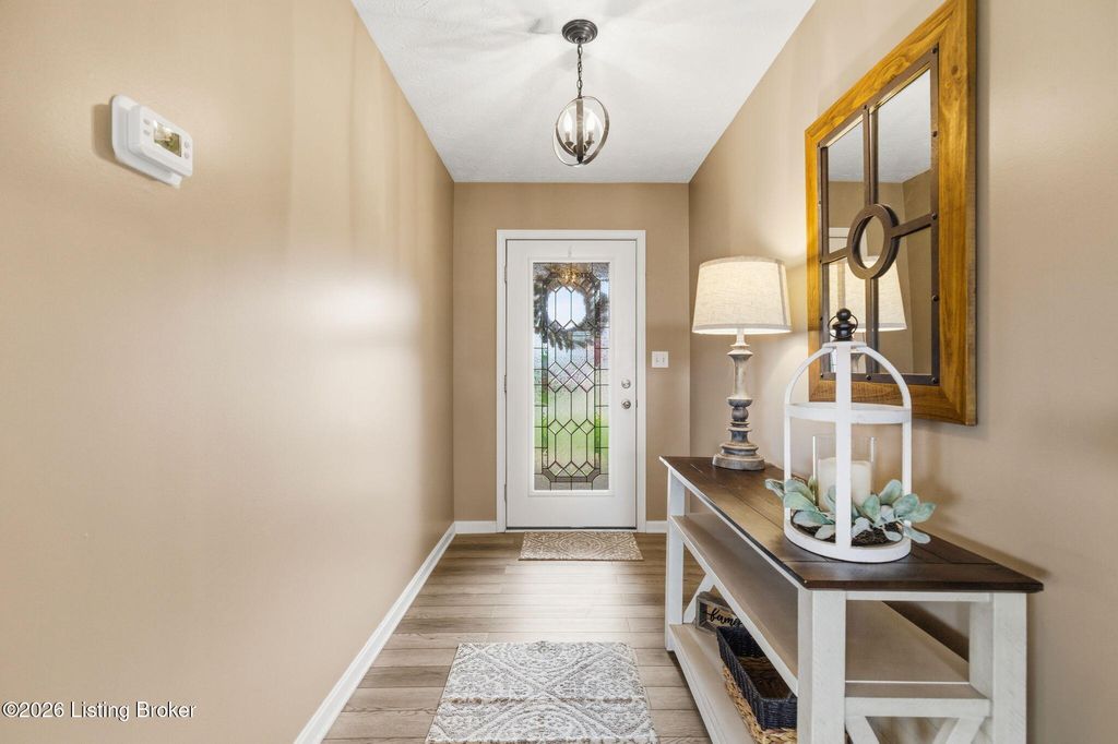 Photo of 160 Green Garden Dr, Mt Washington, KY 40047 (MLS # 1714985)