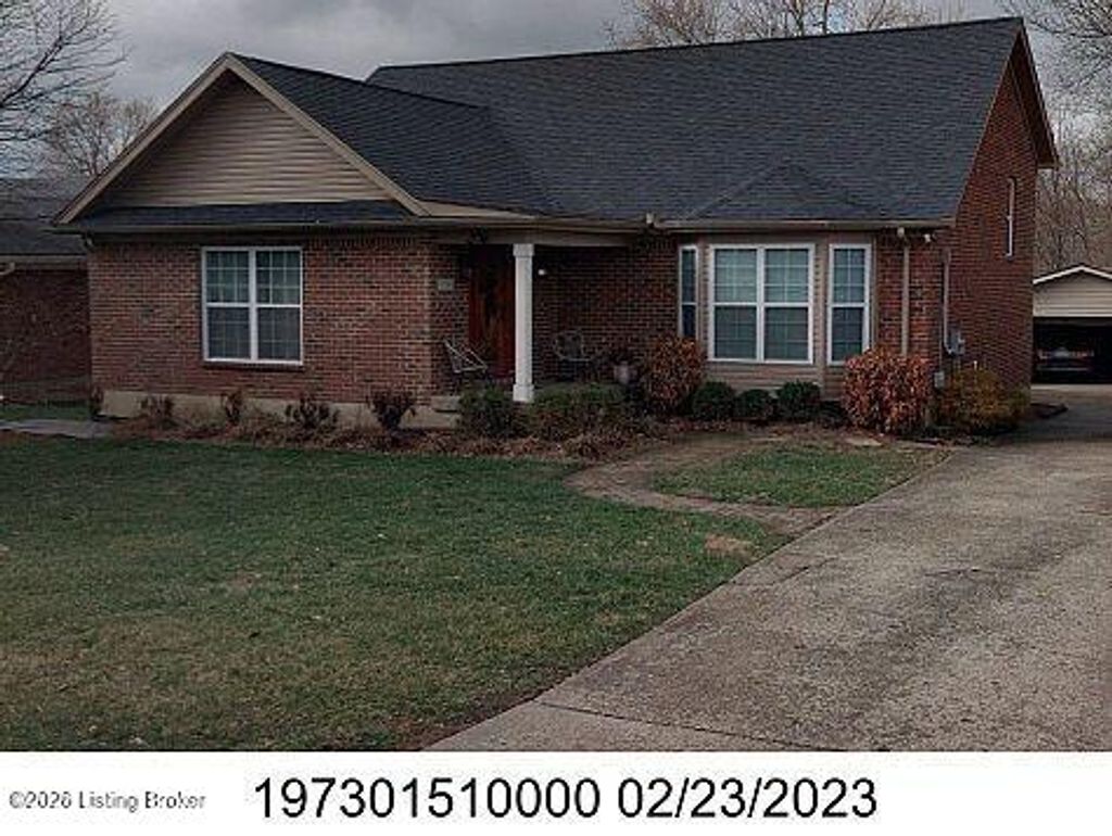 Photo of 4708 Jolynn Dr, Jeffersontown, KY 40299 (MLS # 1706733)
