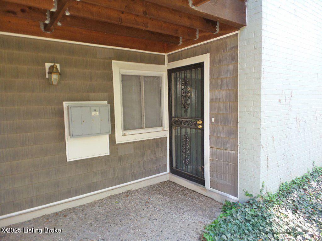 1815 Gardiner Ln #WB20, Louisville, Kentucky image 1