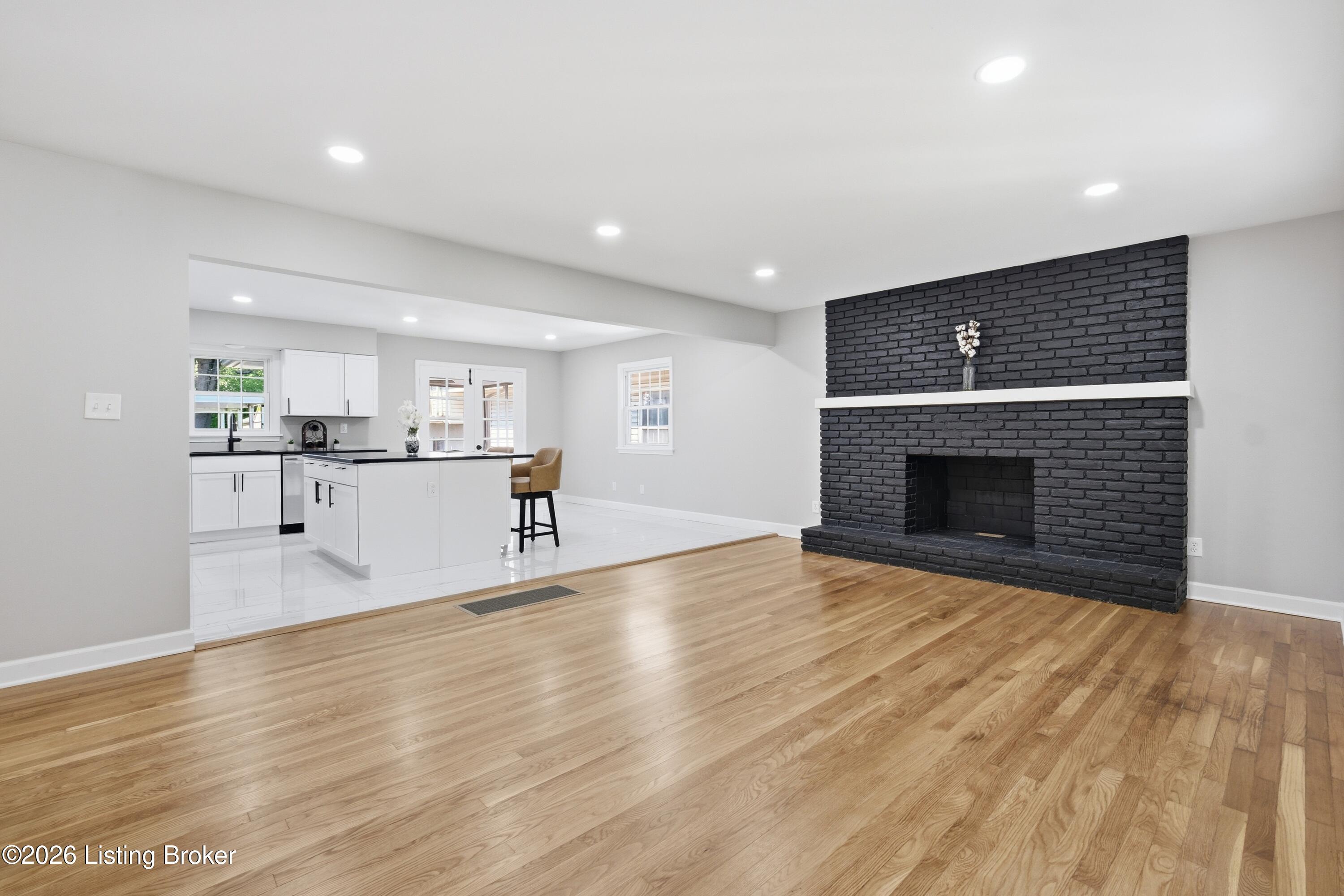 4230 Northwestern Pkwy