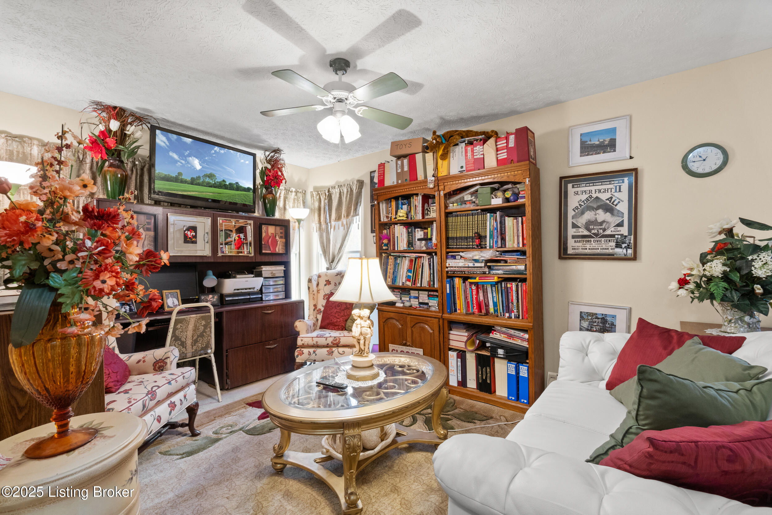 9415 River Trail Dr, Louisville, Kentucky image 32