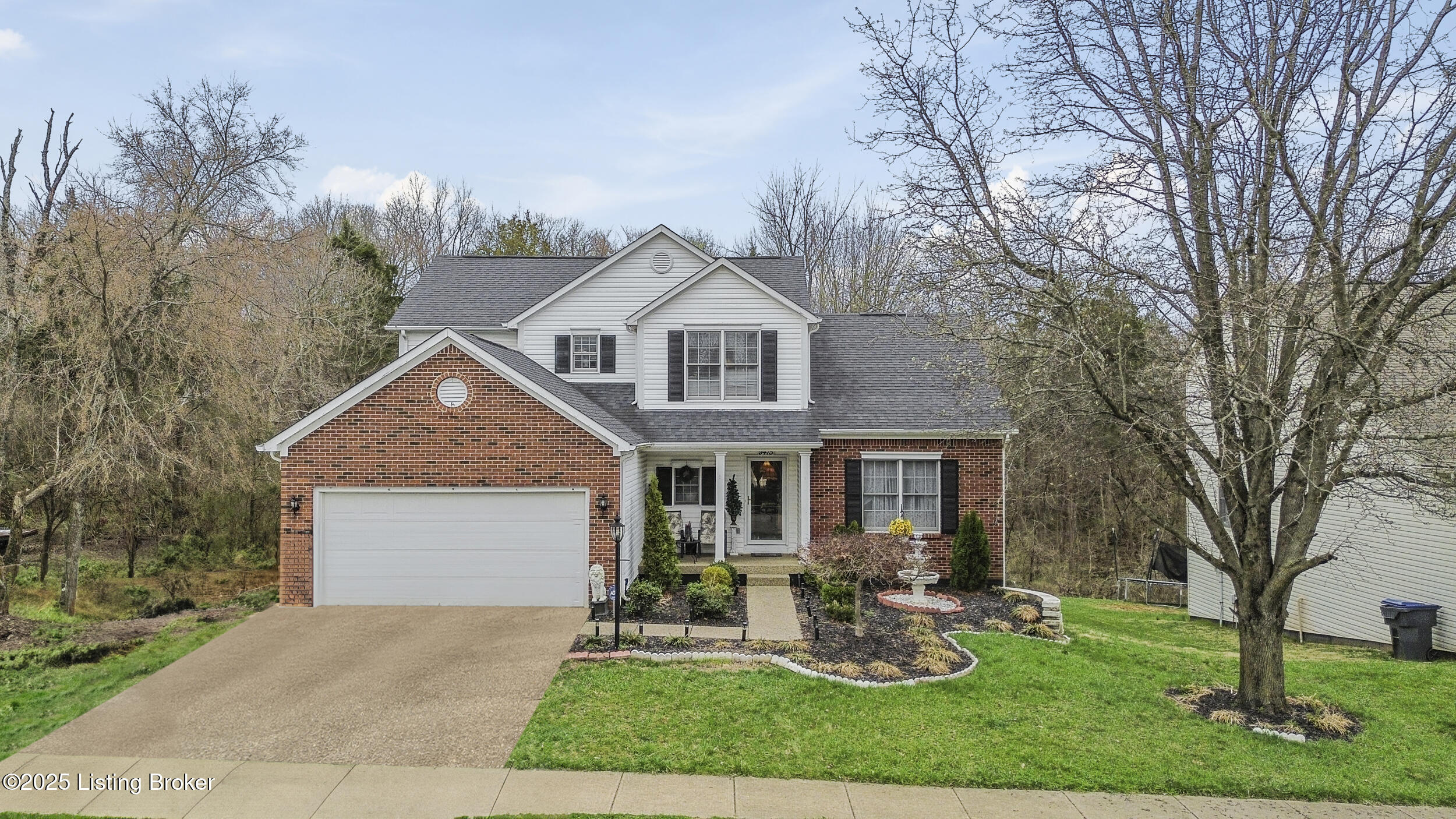 9415 River Trail Dr, Louisville, Kentucky image 1