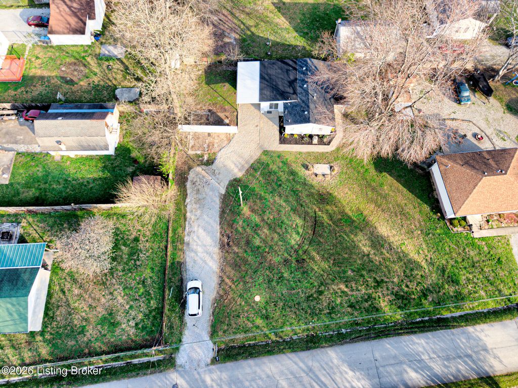 Photo of 1207 Doris Dr, Louisville, KY 40118 (MLS # 1712464)