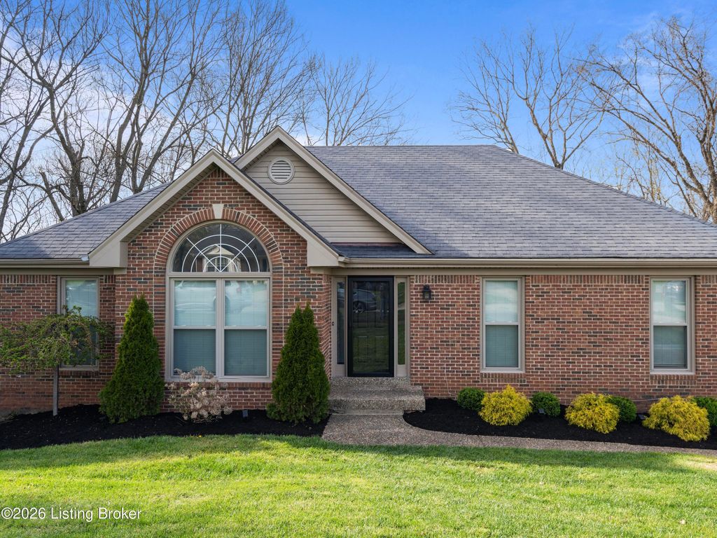 Photo of 2709 Antone Pkwy, Louisville, KY 40220 (MLS # 1714685)