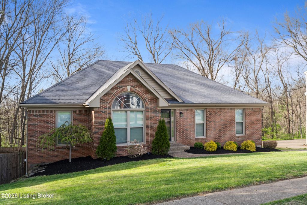Photo of 2709 Antone Pkwy, Louisville, KY 40220 (MLS # 1714685)