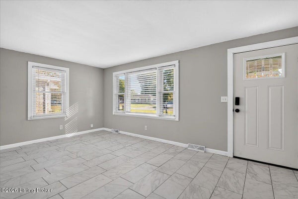 7710 POINSETTIA DR, LOUISVILLE, KY 40258 - Image f9aa058330b47d3614df3d384e873d67/4245274841