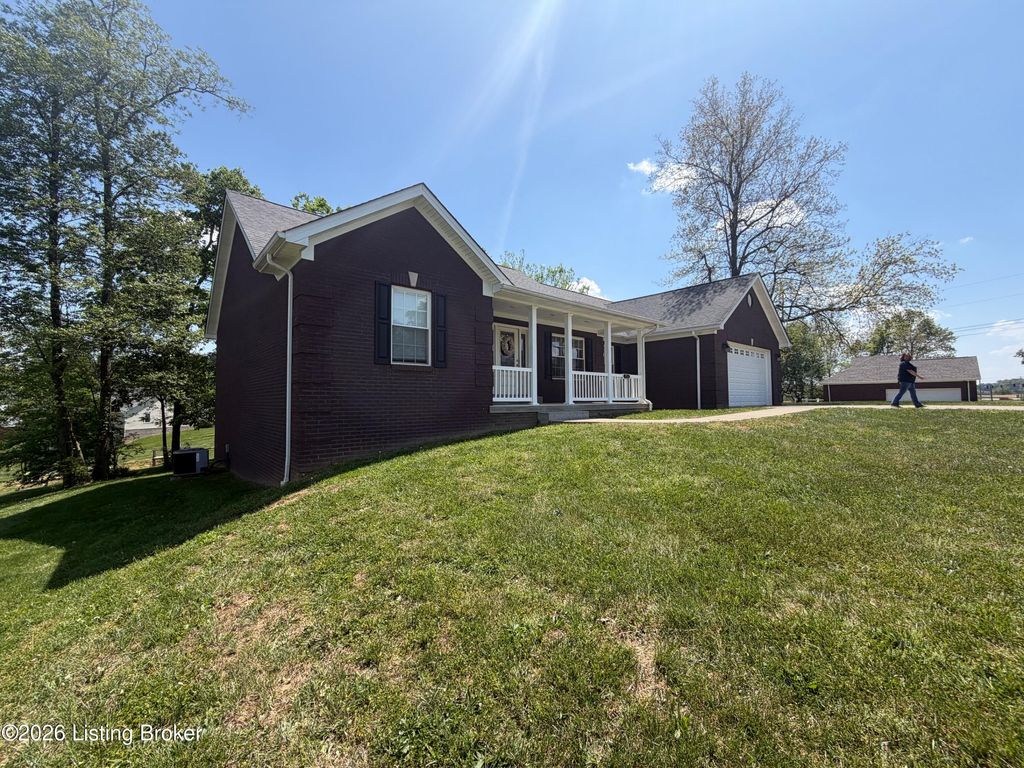 Photo of 154 River Cliff Blvd, Brandenburg, KY 40108 (MLS # 1715481)