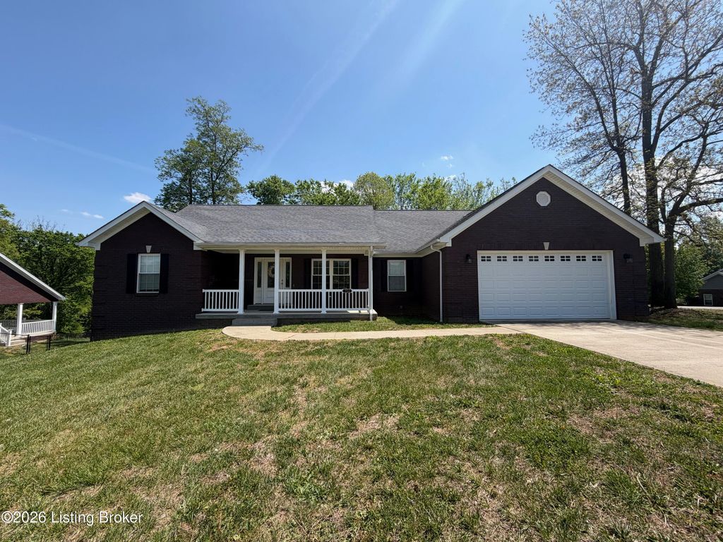 Photo of 154 River Cliff Blvd, Brandenburg, KY 40108 (MLS # 1715481)