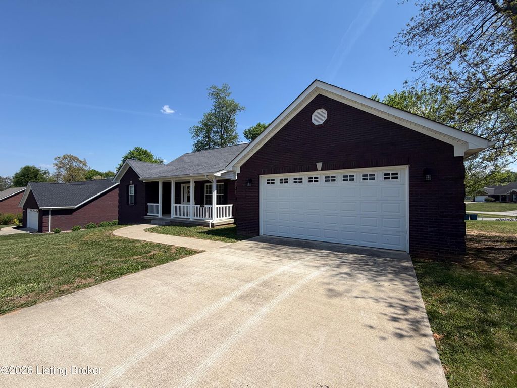 Photo of 154 River Cliff Blvd, Brandenburg, KY 40108 (MLS # 1715481)
