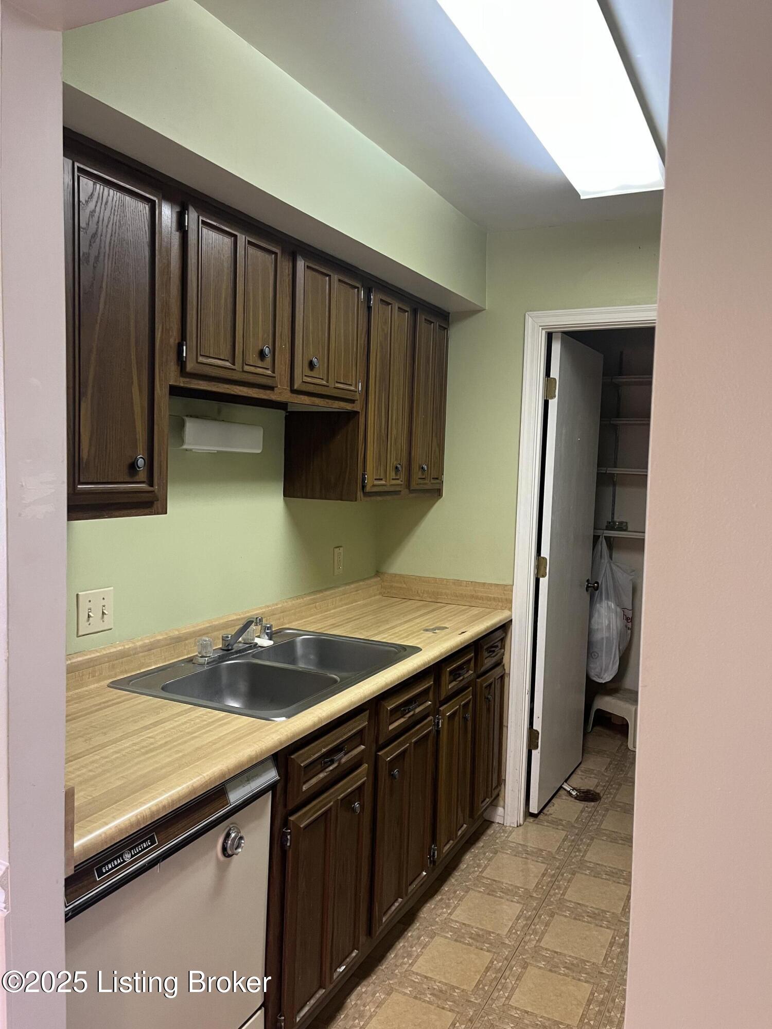 2814 Dry Ridge Ct, Villa Hills, Kentucky image 6