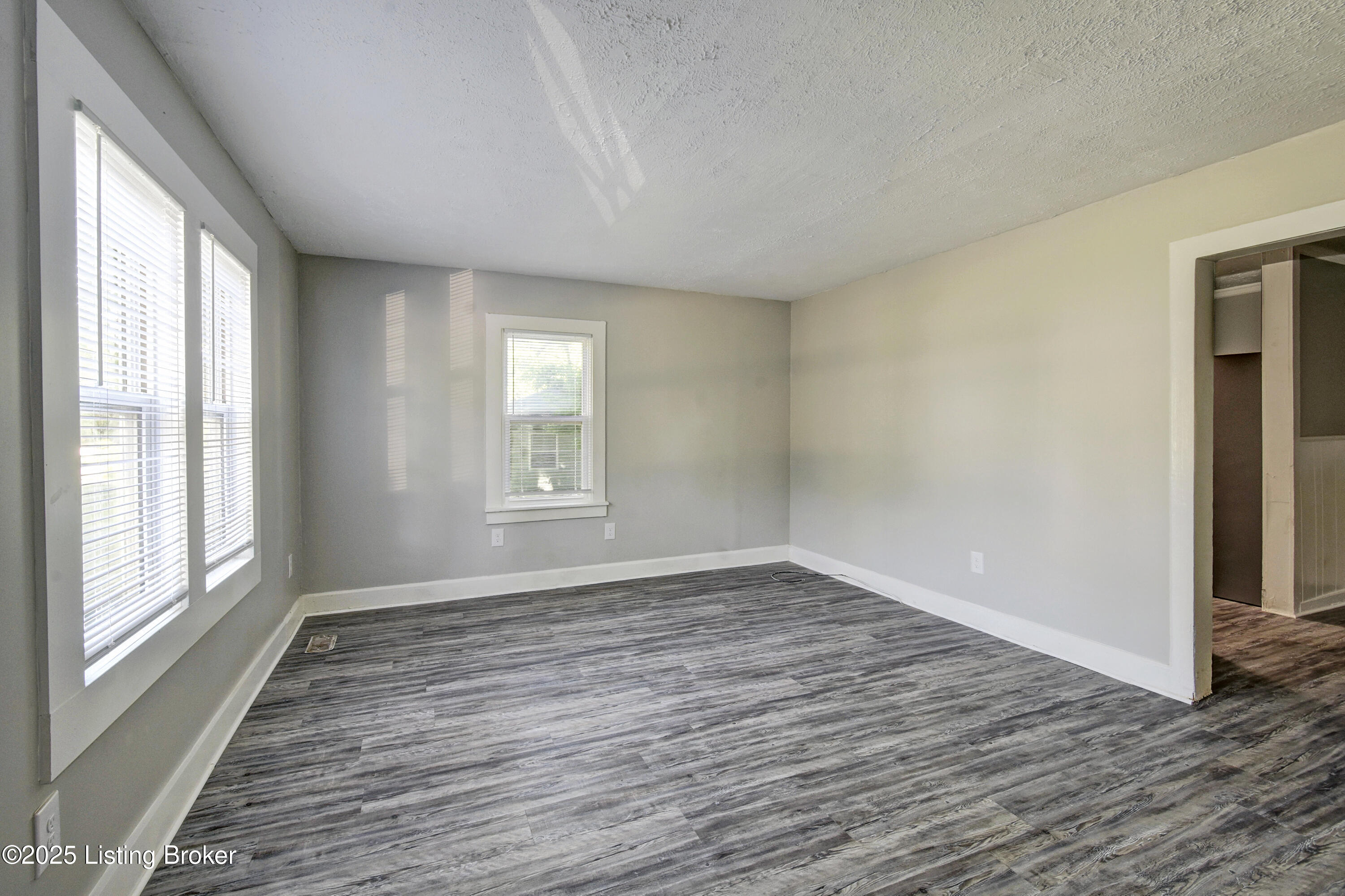 1229 Bates Ave, Louisville, Kentucky image 6