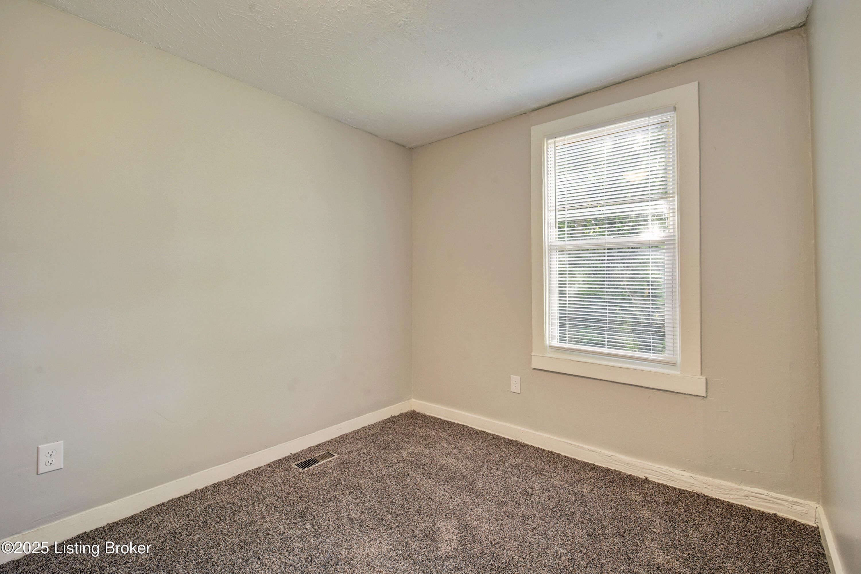 1229 Bates Ave, Louisville, Kentucky image 13