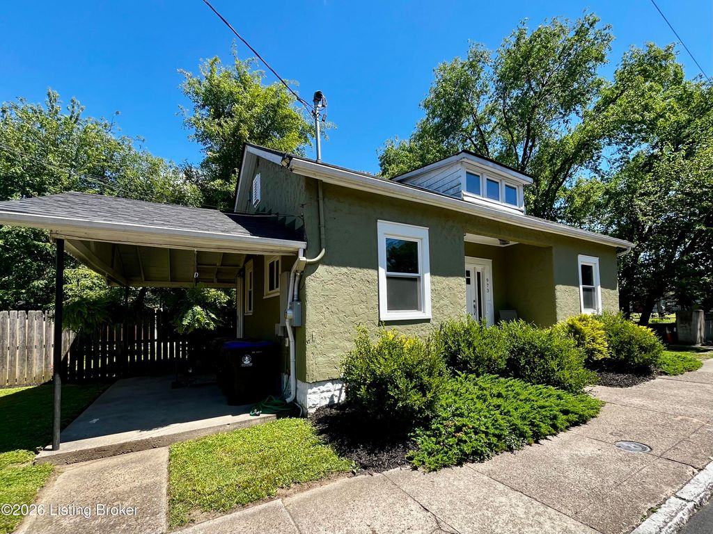 Photo of 973 Swan St, Louisville, KY 40204 (MLS # 1717433)