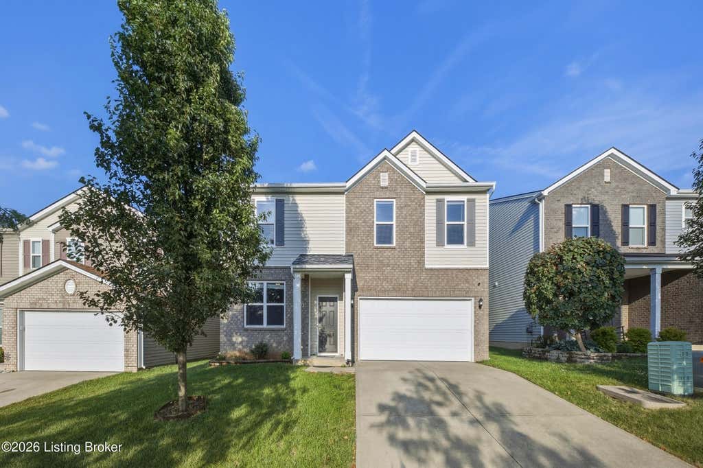 Photo of 12103 Parkview Trace Dr, Louisville, KY 40229 (MLS # 1725026)